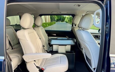 Mercedes-Benz V-Класс, 2015 год, 3 300 000 рублей, 18 фотография