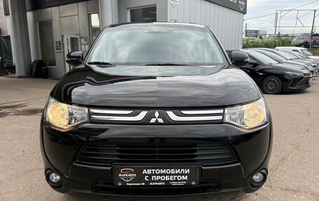 Mitsubishi Outlander III рестайлинг 3, 2013 год, 1 385 000 рублей, 2 фотография