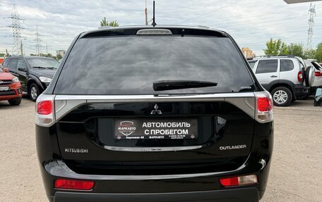Mitsubishi Outlander III рестайлинг 3, 2013 год, 1 385 000 рублей, 9 фотография