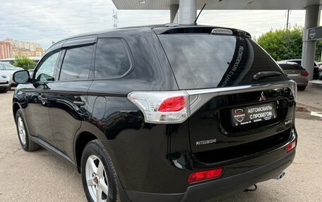 Mitsubishi Outlander III рестайлинг 3, 2013 год, 1 385 000 рублей, 7 фотография