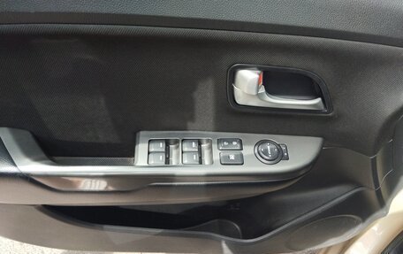 KIA Rio III рестайлинг, 2013 год, 750 000 рублей, 9 фотография