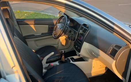 KIA Cerato I, 2005 год, 400 000 рублей, 9 фотография