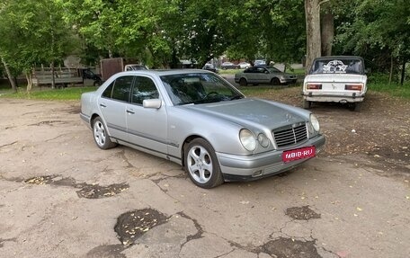 Mercedes-Benz E-Класс, 1997 год, 700 000 рублей, 1 фотография