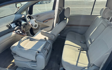 Toyota ISis I, 2009 год, 1 000 000 рублей, 4 фотография