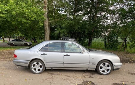 Mercedes-Benz E-Класс, 1997 год, 700 000 рублей, 3 фотография