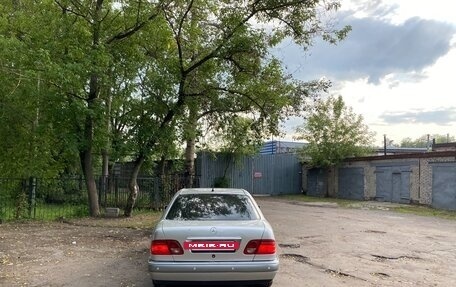 Mercedes-Benz E-Класс, 1997 год, 700 000 рублей, 5 фотография
