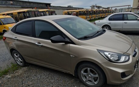 Hyundai Solaris II рестайлинг, 2012 год, 680 000 рублей, 3 фотография