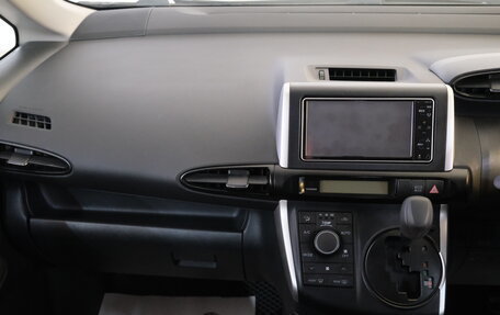 Toyota Wish II, 2009 год, 1 299 000 рублей, 15 фотография