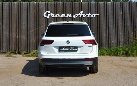 Volkswagen Tiguan II, 2018 год, 2 580 000 рублей, 4 фотография