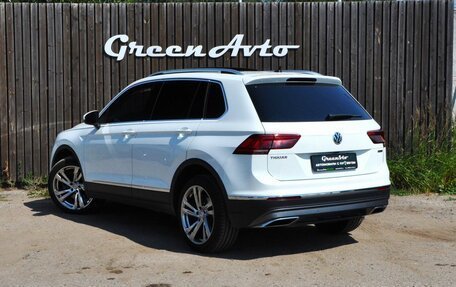Volkswagen Tiguan II, 2018 год, 2 580 000 рублей, 3 фотография