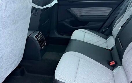 Volkswagen Passat, 2025 год, 3 040 000 рублей, 8 фотография