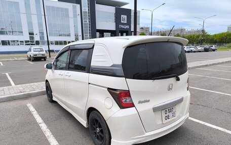 Honda Freed I, 2011 год, 900 000 рублей, 3 фотография