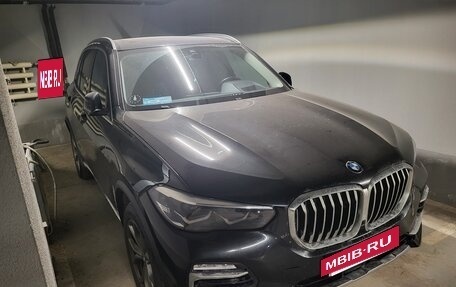 BMW X5, 2019 год, 5 600 000 рублей, 2 фотография