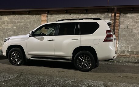 Toyota Land Cruiser Prado 150 рестайлинг 2, 2013 год, 3 100 000 рублей, 2 фотография