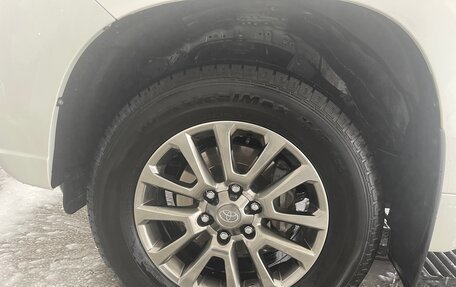 Toyota Land Cruiser Prado 150 рестайлинг 2, 2013 год, 3 100 000 рублей, 14 фотография