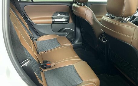 Mercedes-Benz GLB, 2019 год, 3 299 000 рублей, 13 фотография