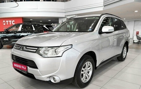 Mitsubishi Outlander III рестайлинг 3, 2013 год, 1 200 000 рублей, 1 фотография