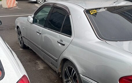 Mercedes-Benz E-Класс, 1998 год, 250 000 рублей, 3 фотография