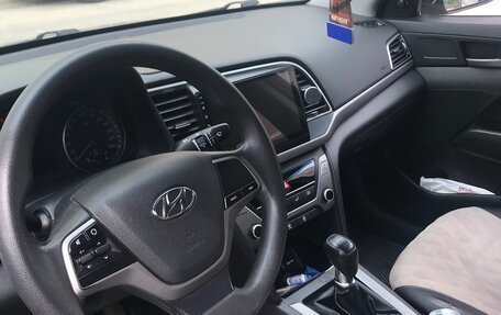 Hyundai Elantra VI рестайлинг, 2016 год, 1 145 000 рублей, 8 фотография