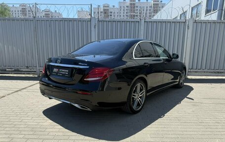Mercedes-Benz E-Класс, 2018 год, 2 600 000 рублей, 2 фотография