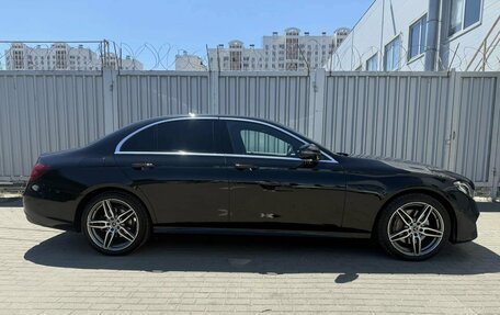 Mercedes-Benz E-Класс, 2018 год, 2 600 000 рублей, 3 фотография