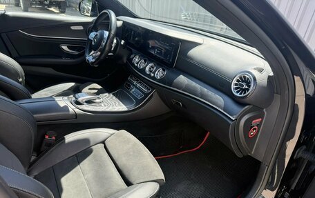 Mercedes-Benz E-Класс, 2018 год, 2 600 000 рублей, 13 фотография