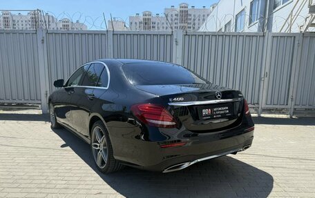 Mercedes-Benz E-Класс, 2018 год, 2 600 000 рублей, 4 фотография