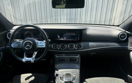 Mercedes-Benz E-Класс, 2018 год, 2 600 000 рублей, 19 фотография