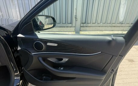 Mercedes-Benz E-Класс, 2018 год, 2 600 000 рублей, 18 фотография