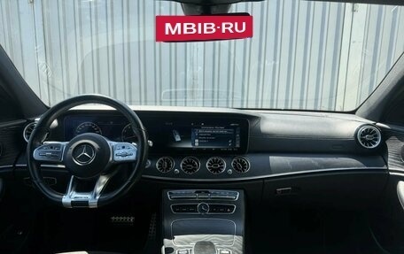 Mercedes-Benz E-Класс, 2018 год, 2 600 000 рублей, 28 фотография