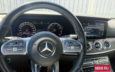 Mercedes-Benz E-Класс, 2018 год, 2 600 000 рублей, 23 фотография
