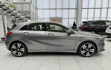 Mercedes-Benz A-Класс, 2016 год, 1 640 000 рублей, 5 фотография