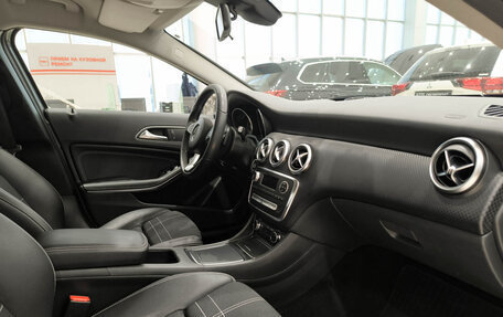 Mercedes-Benz A-Класс, 2016 год, 1 640 000 рублей, 13 фотография