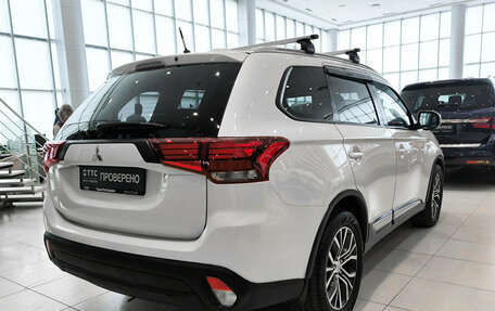 Mitsubishi Outlander III рестайлинг 3, 2016 год, 1 990 000 рублей, 6 фотография