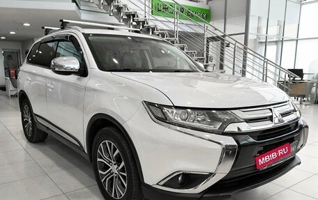 Mitsubishi Outlander III рестайлинг 3, 2016 год, 1 990 000 рублей, 3 фотография