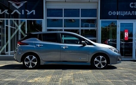 Nissan Leaf II, 2018 год, 2 170 000 рублей, 5 фотография