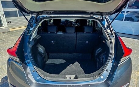 Nissan Leaf II, 2018 год, 2 170 000 рублей, 24 фотография