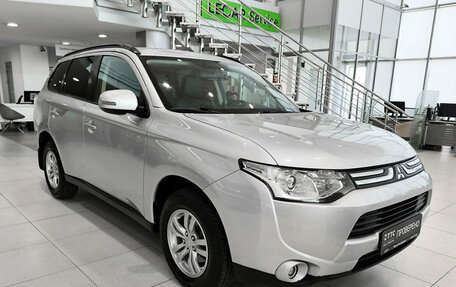 Mitsubishi Outlander III рестайлинг 3, 2013 год, 1 200 000 рублей, 3 фотография