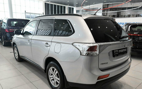Mitsubishi Outlander III рестайлинг 3, 2013 год, 1 200 000 рублей, 8 фотография