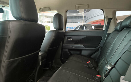 Mitsubishi Outlander III рестайлинг 3, 2013 год, 1 200 000 рублей, 15 фотография