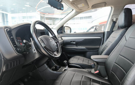 Mitsubishi Outlander III рестайлинг 3, 2013 год, 1 200 000 рублей, 20 фотография
