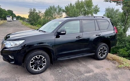 Toyota Land Cruiser Prado 150 рестайлинг 2, 2021 год, 4 475 000 рублей, 8 фотография