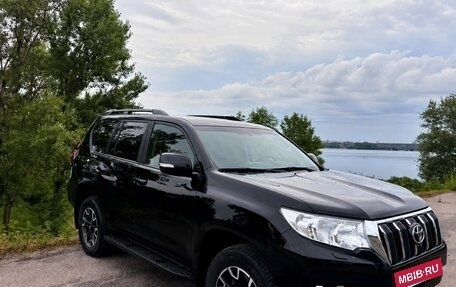 Toyota Land Cruiser Prado 150 рестайлинг 2, 2021 год, 4 475 000 рублей, 4 фотография