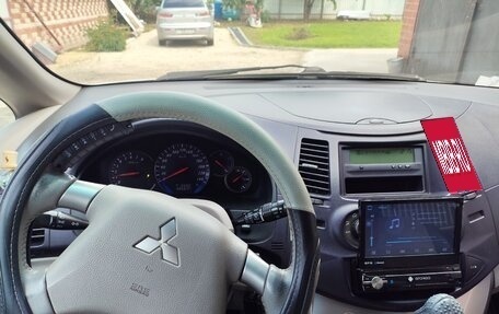 Mitsubishi Grandis, 2005 год, 590 000 рублей, 8 фотография
