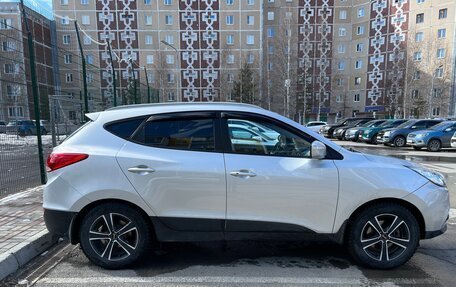 Hyundai ix35 I рестайлинг, 2011 год, 1 500 000 рублей, 4 фотография
