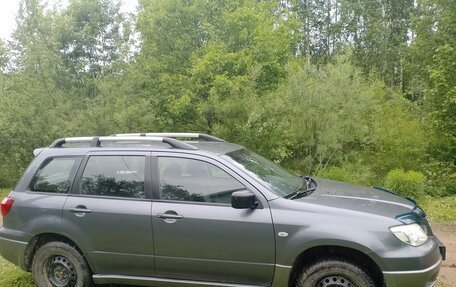 Mitsubishi Outlander III рестайлинг 3, 2005 год, 650 000 рублей, 2 фотография
