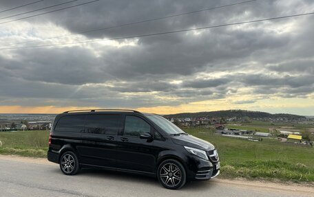 Mercedes-Benz V-Класс, 2019 год, 7 000 000 рублей, 2 фотография