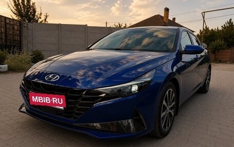 Hyundai Elantra, 2021 год, 1 830 000 рублей, 2 фотография