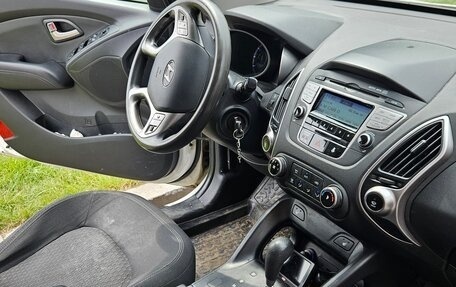 Hyundai ix35 I рестайлинг, 2011 год, 1 100 000 рублей, 10 фотография
