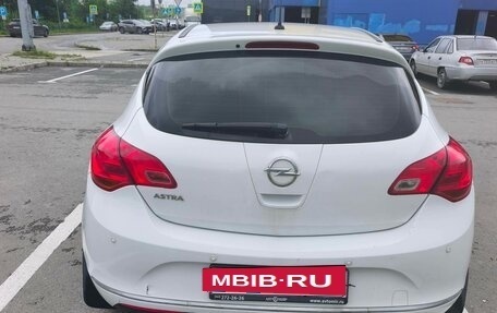 Opel Astra J, 2014 год, 955 000 рублей, 3 фотография